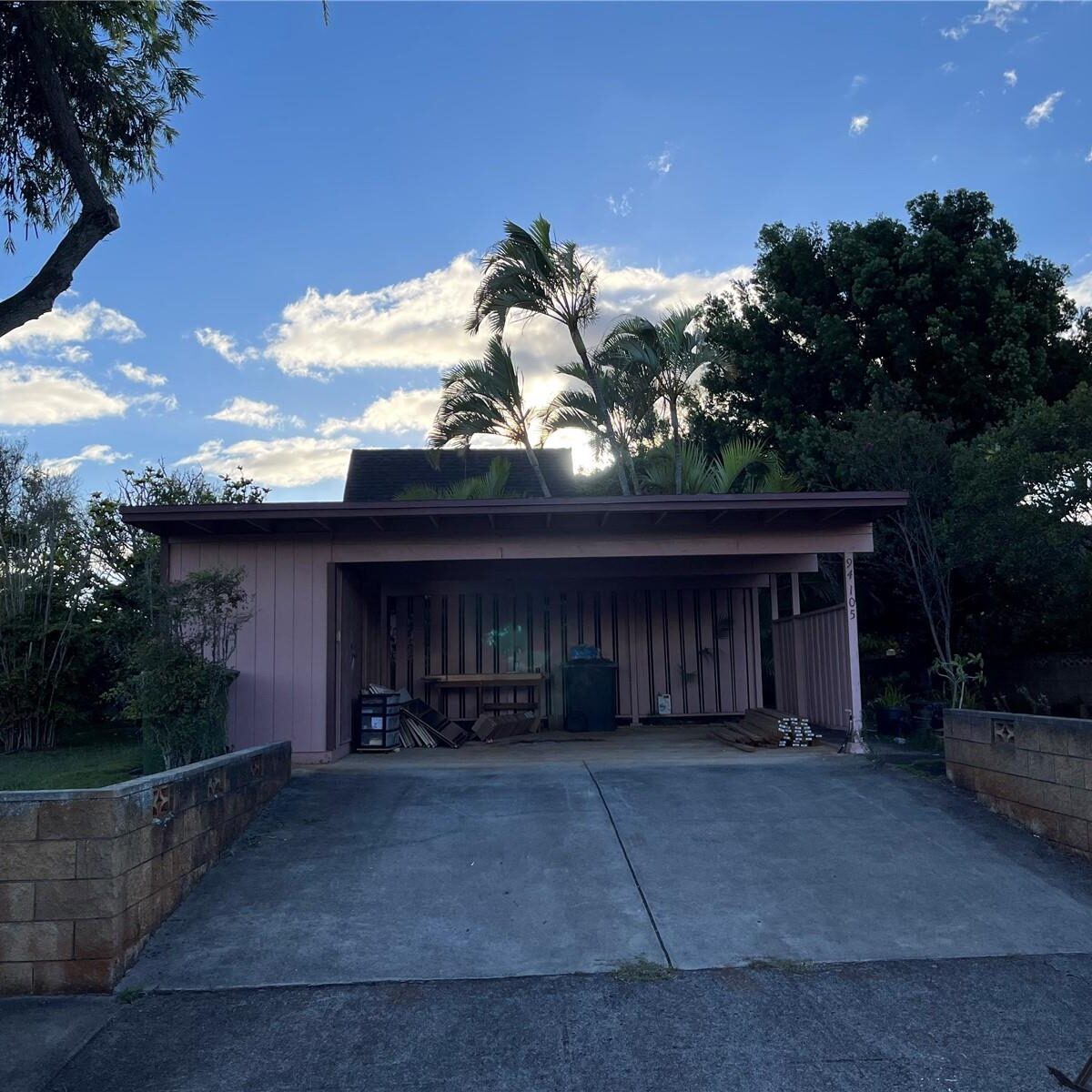 Keahilele Sold